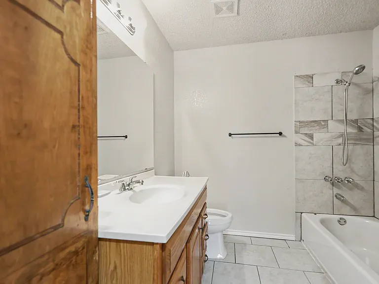 1709 Moonlight Dr — Photo 14