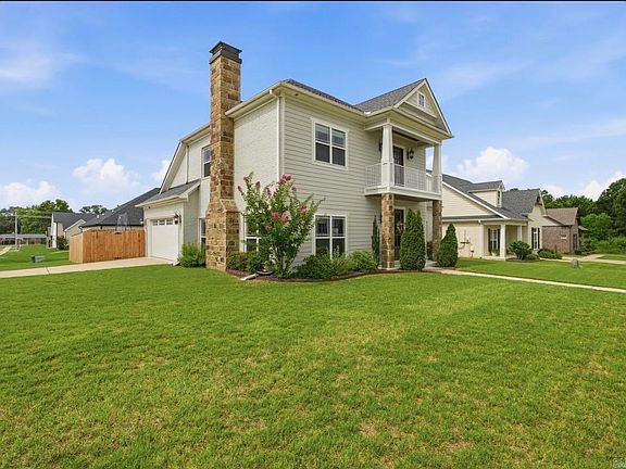 2nd image of 3825 Carolina Dr