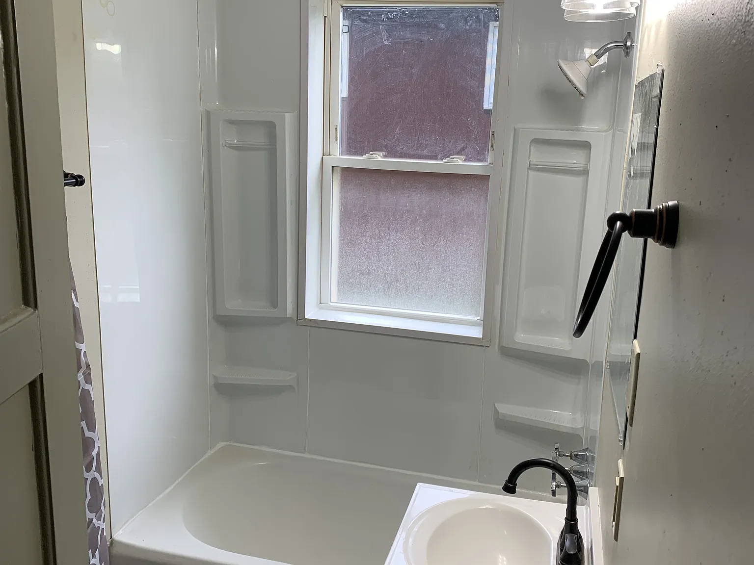 2 bed, 850 sqft, $1,000 — Photo 4