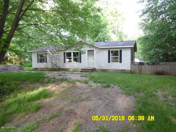 67326 Oxbow Dr, Constantine, MI 49042