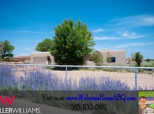 295 Sagebrush Dr, Corrales, NM 87048