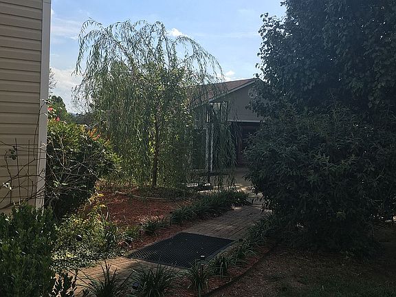 3rd image of 1706 Miller Ave