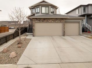 327 W Mildred Dobbs Blvd N, Lethbridge, AB T1H 6G7