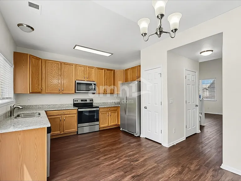 19506 E Bellisario Creek Dr — Photo 3