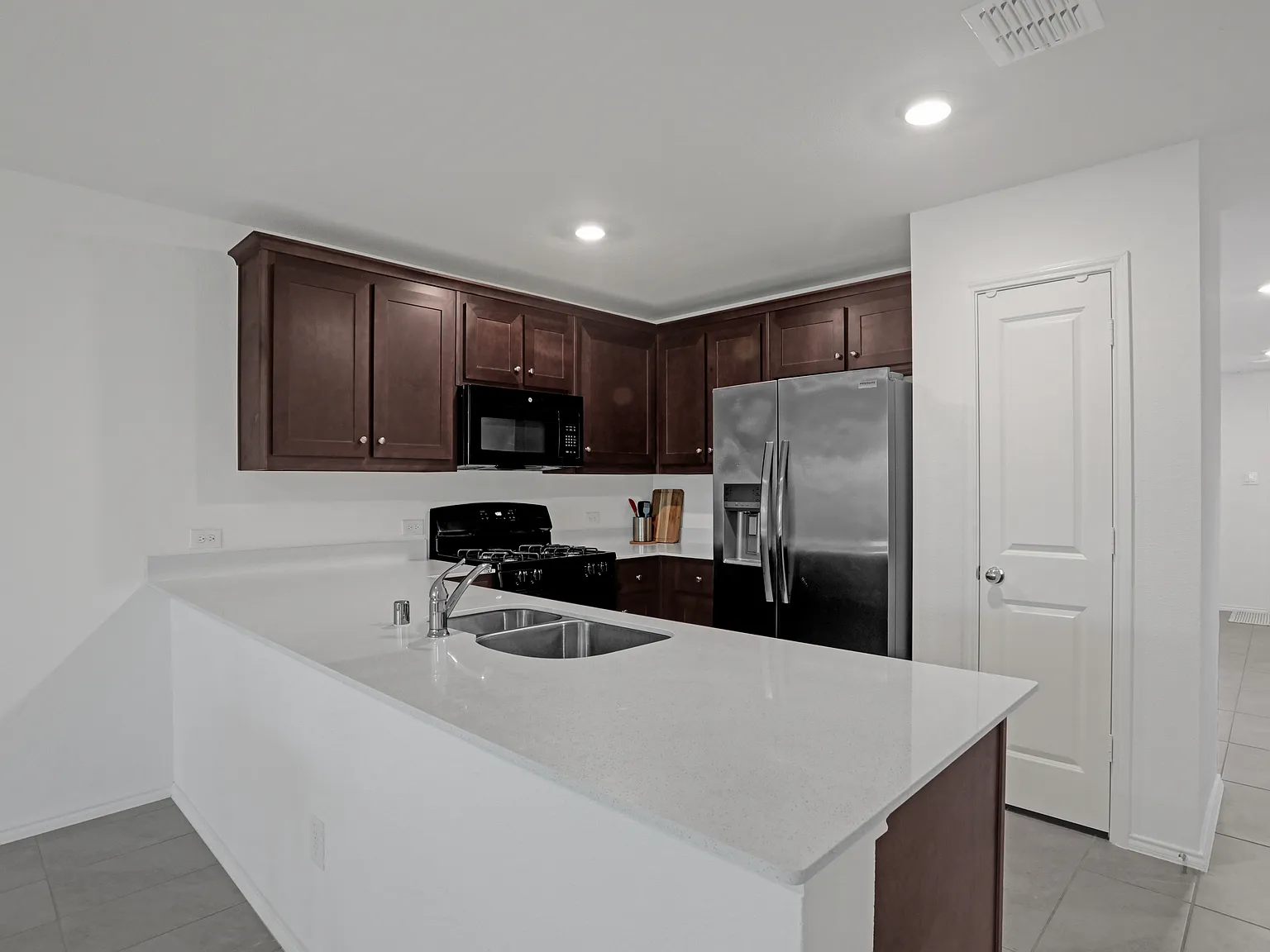4 bed, 1653 sqft, $1,850 — Photo 4