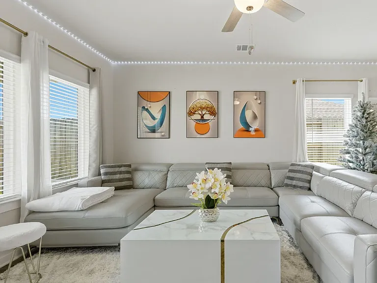 1734 Cayden Oak Ln — Photo 5