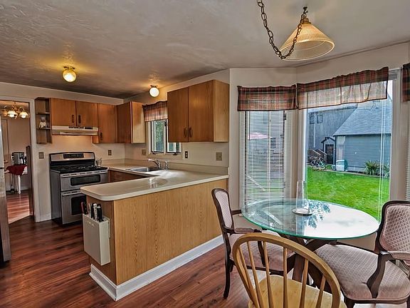 5th image of 141 Copperwood Dr