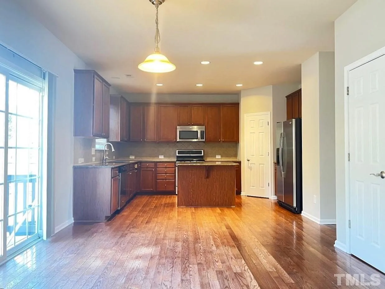4 Bedroom Single Family RDU RTP — Photo 4