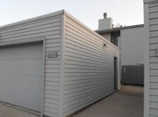 2107 Sky Line Dr, Waterloo, IA 50701