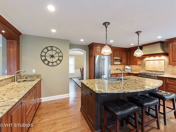 3rd image of 4116 N Harvard Ave