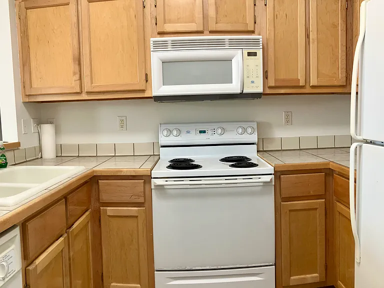 Kitchen range/microwave