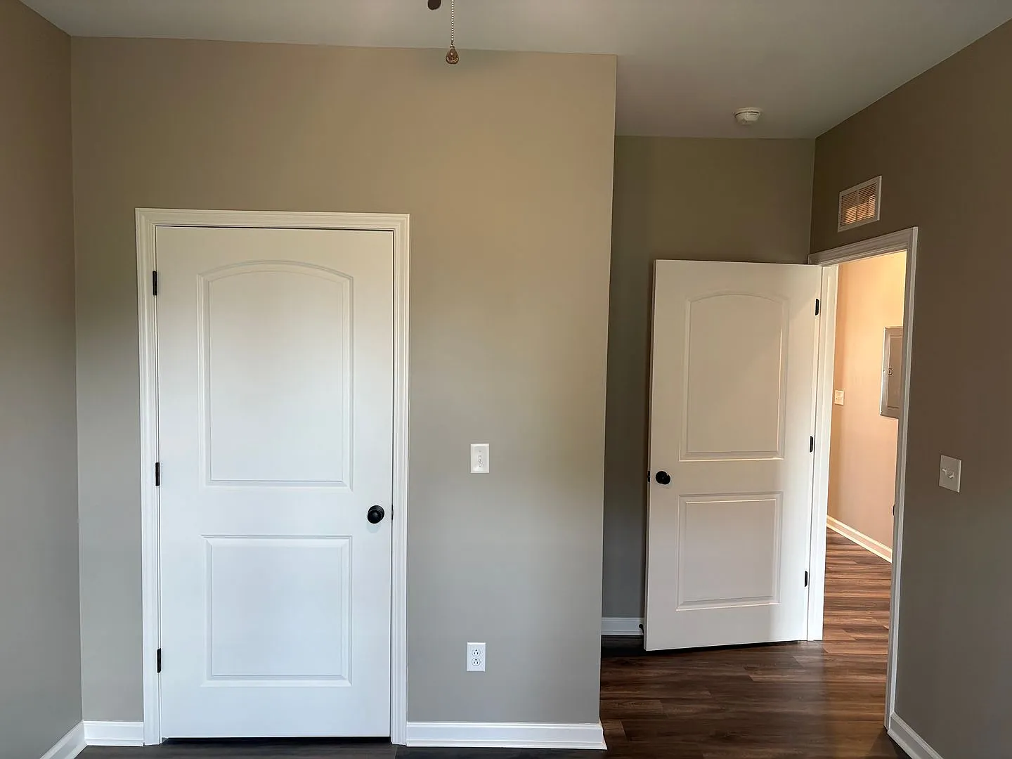 244 Calumet Dr — Photo 2
