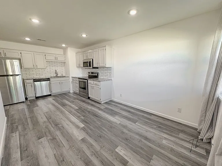 11 Holly Dr #B — Photo 12