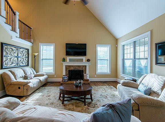 5th image of 6739 Neville Dr