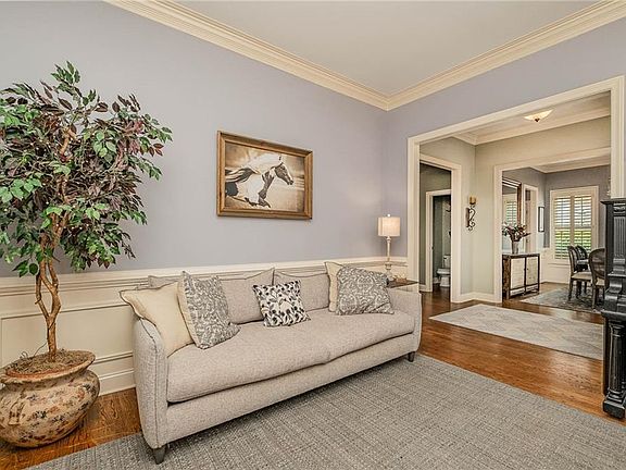 4th image of 700 Calwood Chase