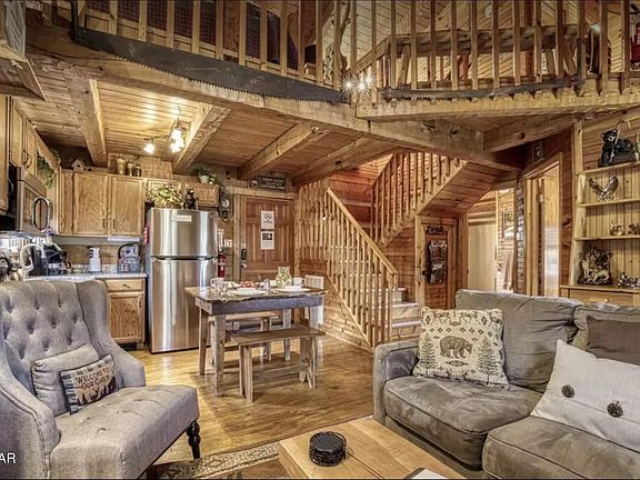 4th image of 448 Hideaway Ridge Cir