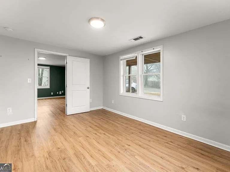 212 Walker Dr — Photo 14
