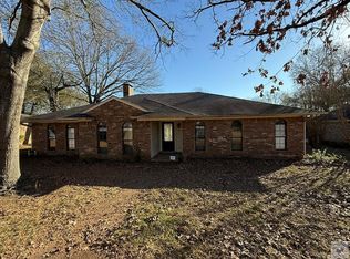 38 Lanshire Dr, Texarkana, TX 75503