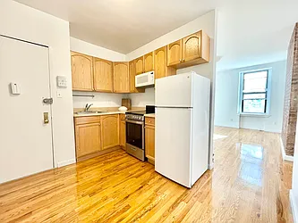 Rented by HOLTON REAL ESTATE INC.