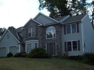 302 Shelly Dr, Sinking Spring, PA 19608