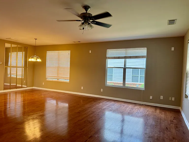 3329 Fernview Dr — Photo 8