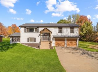 1130 Blue Sky Dr, New Castle, PA 16105