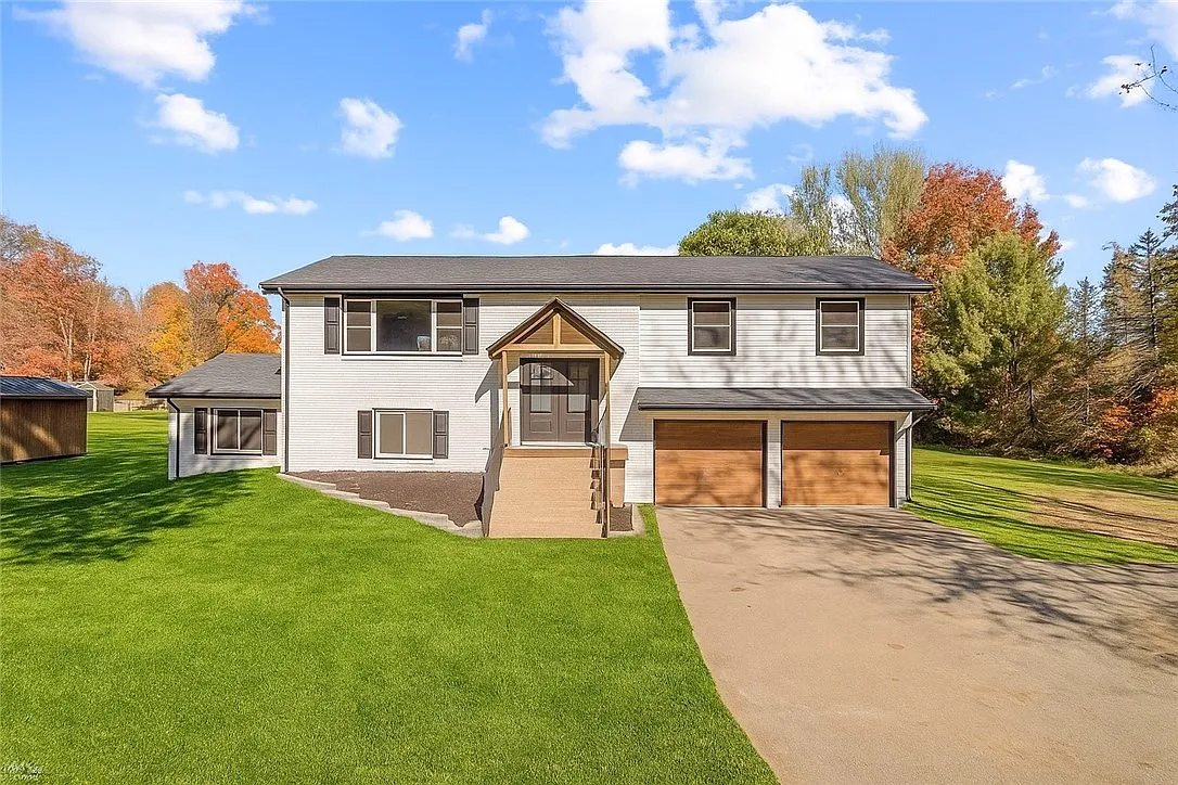 1130 Blue Sky Dr photo 1
