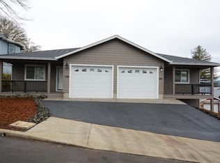 524 NE Clover Ave, Roseburg, OR