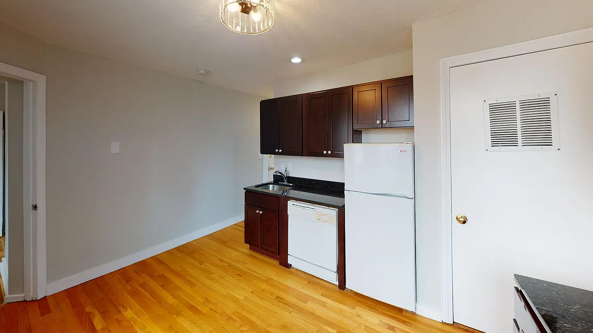 Building Photo - 224 Hanover St #18