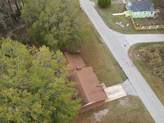 2nd image of 1611 Mathis Rd