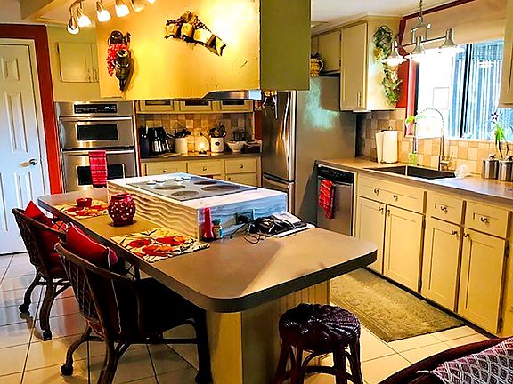 2nd image of 115 Las Palmas Blvd #115