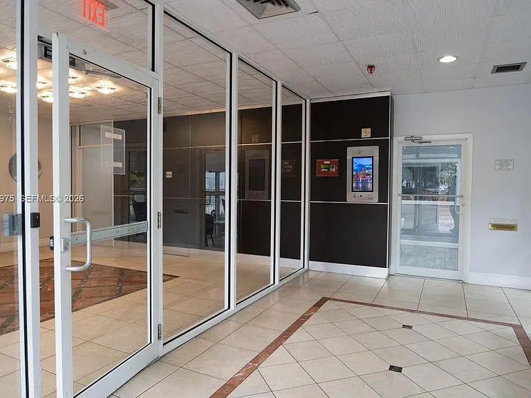 800 N Miami Ave #E-906 — Photo 6