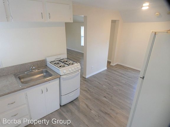 4th image of 1060 E 6th St #7645943