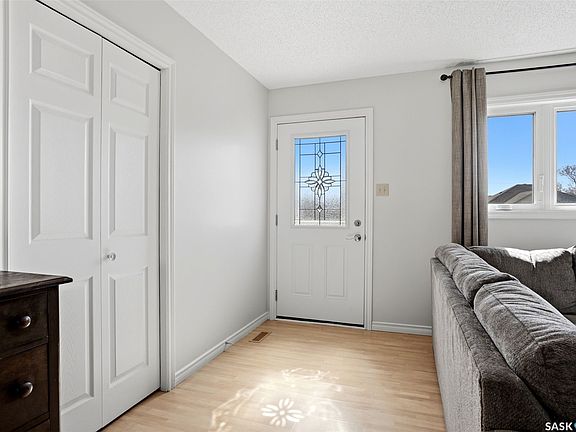 3rd image of 327 Coteau Street