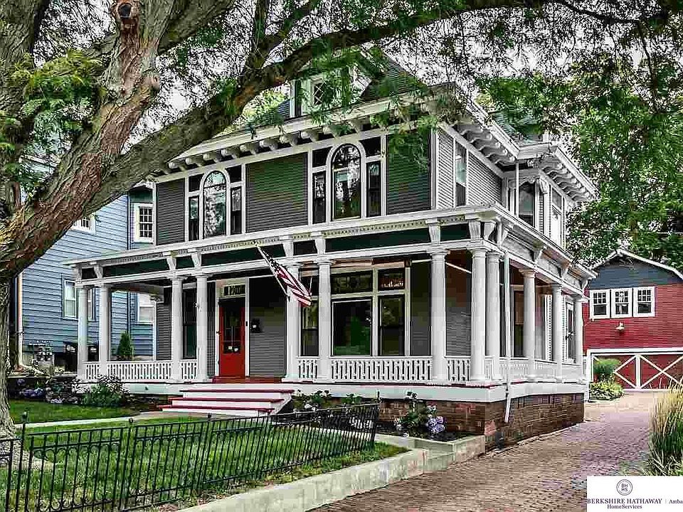 1st image of 1739 Park Ave