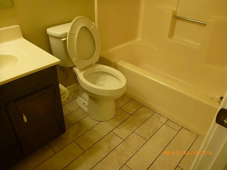 5555 Crestwood Dr — Photo 6