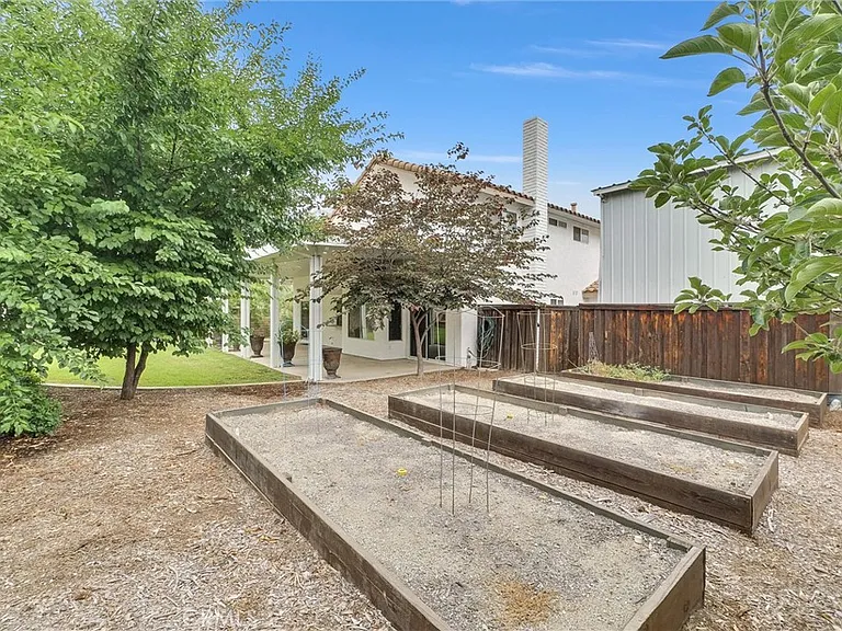 1070 Cannon Rd — Photo 44