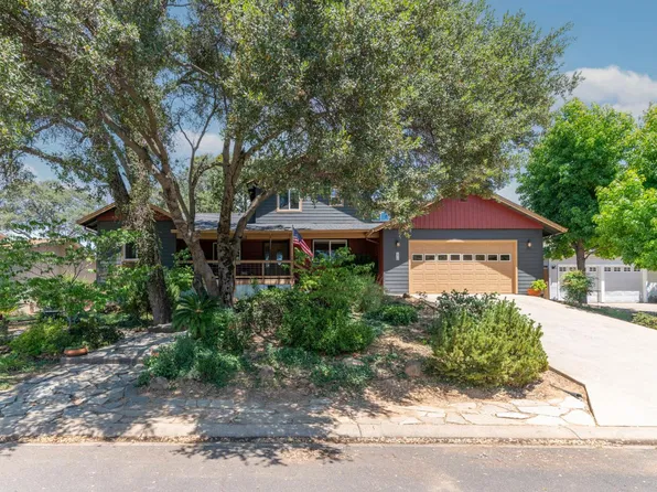 1070 Suzanne Dr, Angels Camp, CA 95222
