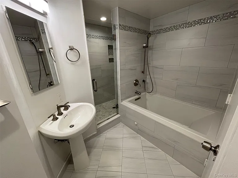 50 E Hartsdale Ave #2H — Photo 9