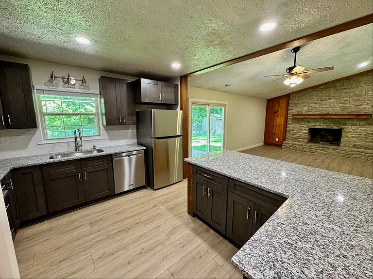 5901 Milhouse Ct — Photo 2