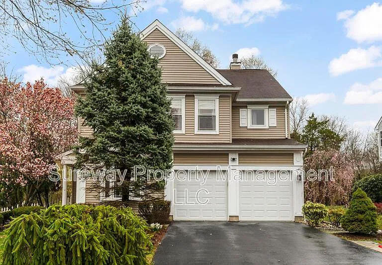 41 Rutgers Ln — Photo 2