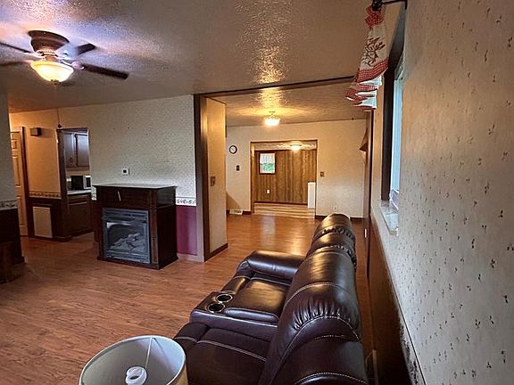 3rd image of 213 Park Dr
