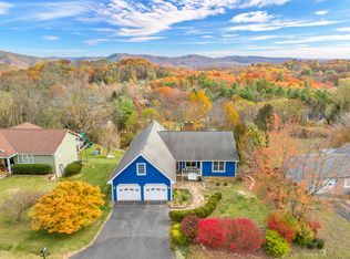 627 Crowfield Cir, Lewisburg, WV 24901