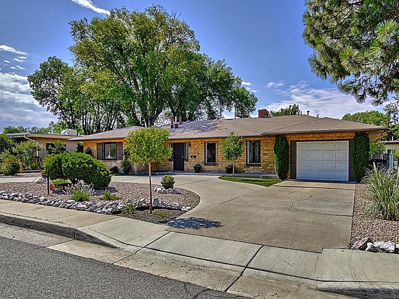 4200 Mackland Ave NE-large-003-004-Mack