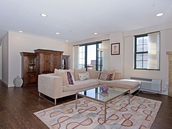 3rd image of 26 W Broadway Blvd #603