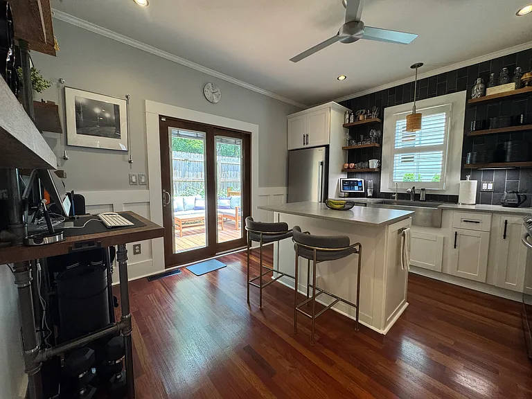 140 Short St SE — Photo 15