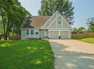 1921 SE Cumberland Ct, Lees Summit, MO 64063