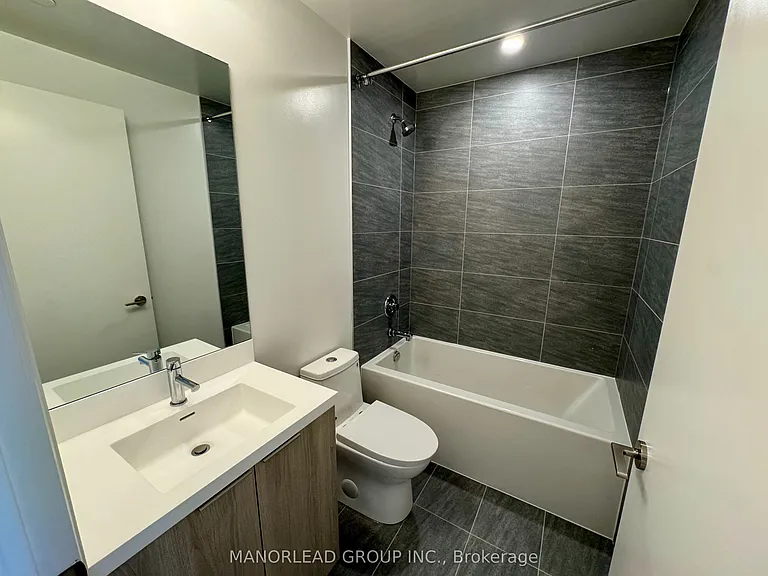 400 King St W #1216 — Photo 8