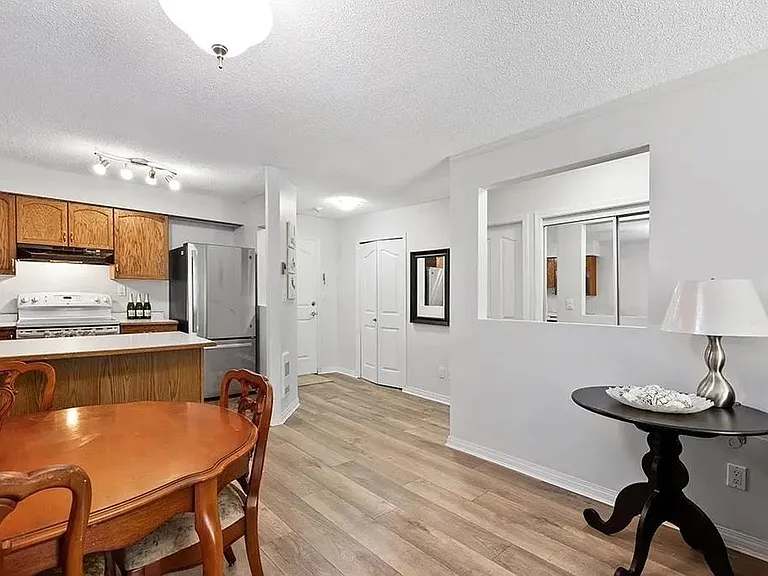 74 Miner St #102 — Photo 4