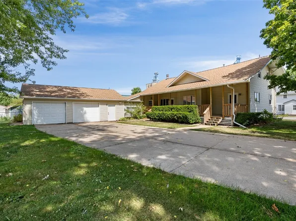 205 Commercial St, Martelle, IA 52305